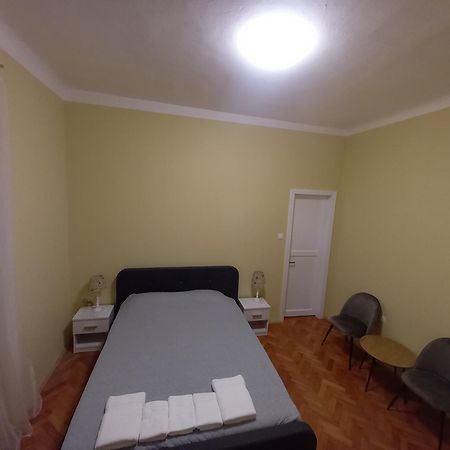 Oskar Amphitheater Apartments And Rooms With Free Parking Pula Pokoj fotografie
